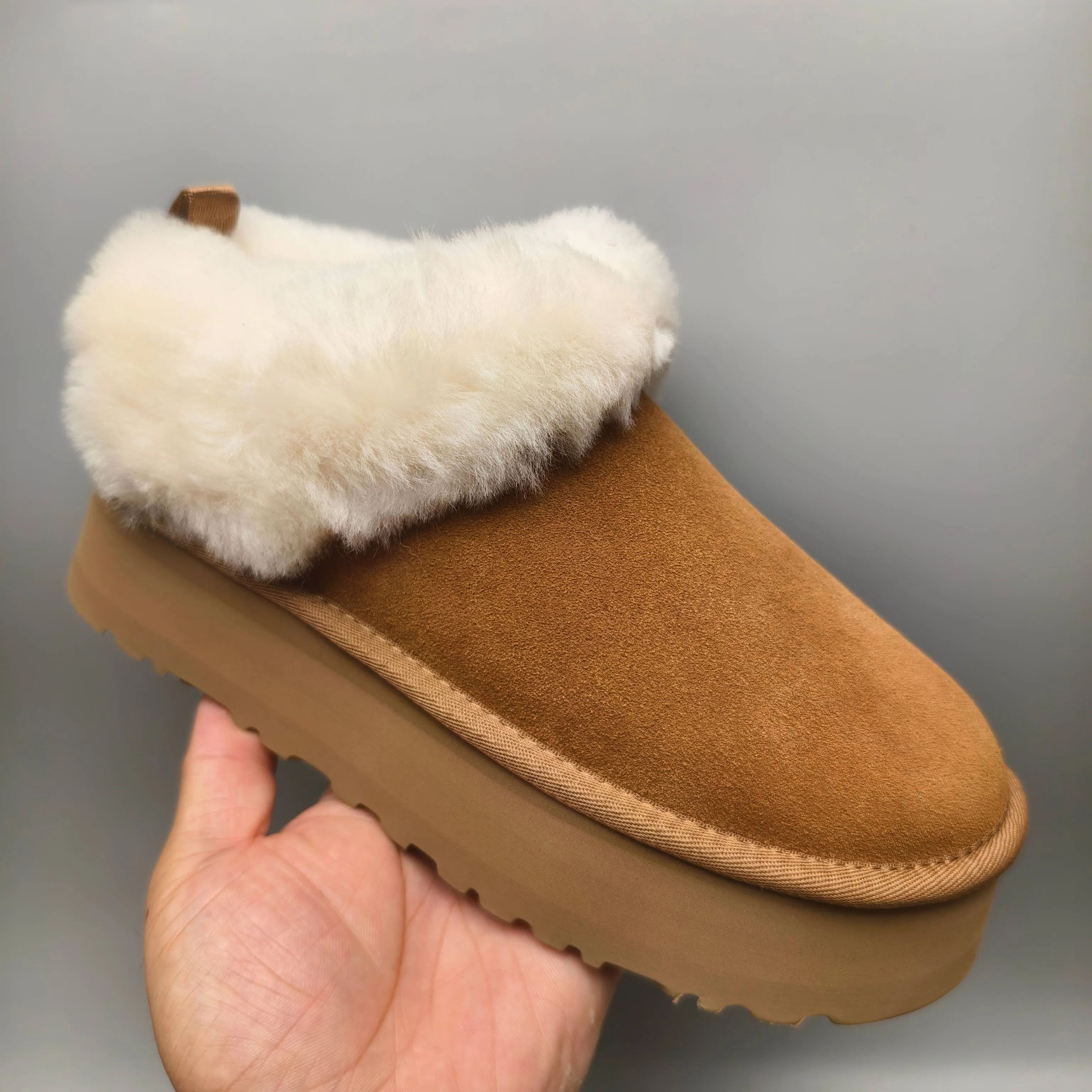 💰480 UGG sheepskin all-in-one 1393 thick-soled suede slip-on slip-on shoes. Color: maroon, green, sand, pink. Matching sizes: 35-40.